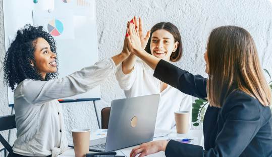 GENY Road Marking Paint: A one-stop solution for road, factory, residential area, and parking lot line marking.